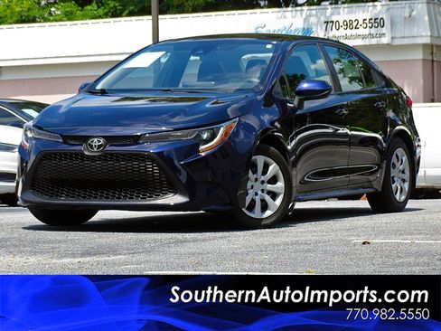 Used 2022 Toyota Corolla LE FWD image 1