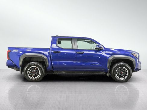 Used 2025 Toyota Tacoma TRD Off-Road w/ TRD Off Road Premium Package AWD/4WD image 6