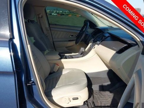 Used 2018 Ford Taurus SE image 6