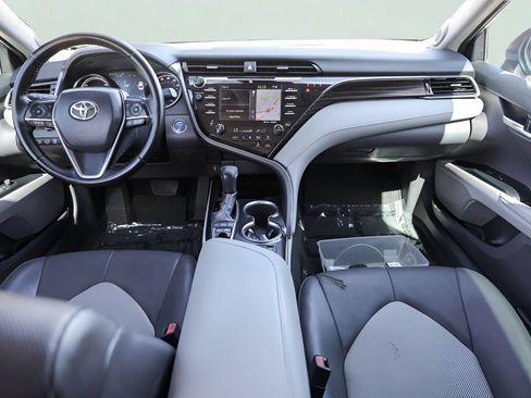 Used 2020 Toyota Camry XLE w/ Driver Assist Package FWD image 28