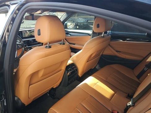 Used 2018 BMW 530i xDrive w/ Premium Package image 20