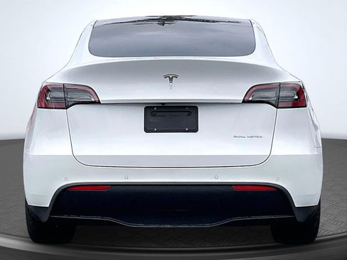 Used 2022 Tesla Model Y Long Range AWD/4WD image 4