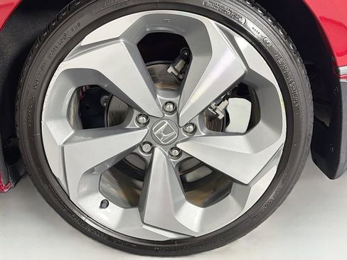 Used 2018 Honda Accord Touring image 30