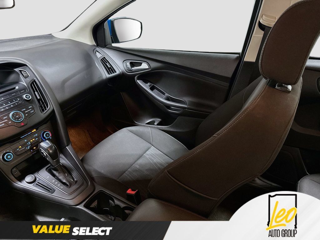 Used 2015 Ford Focus SE FWD image 23