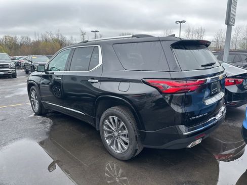 Used 2023 Chevrolet Traverse Premier image 3