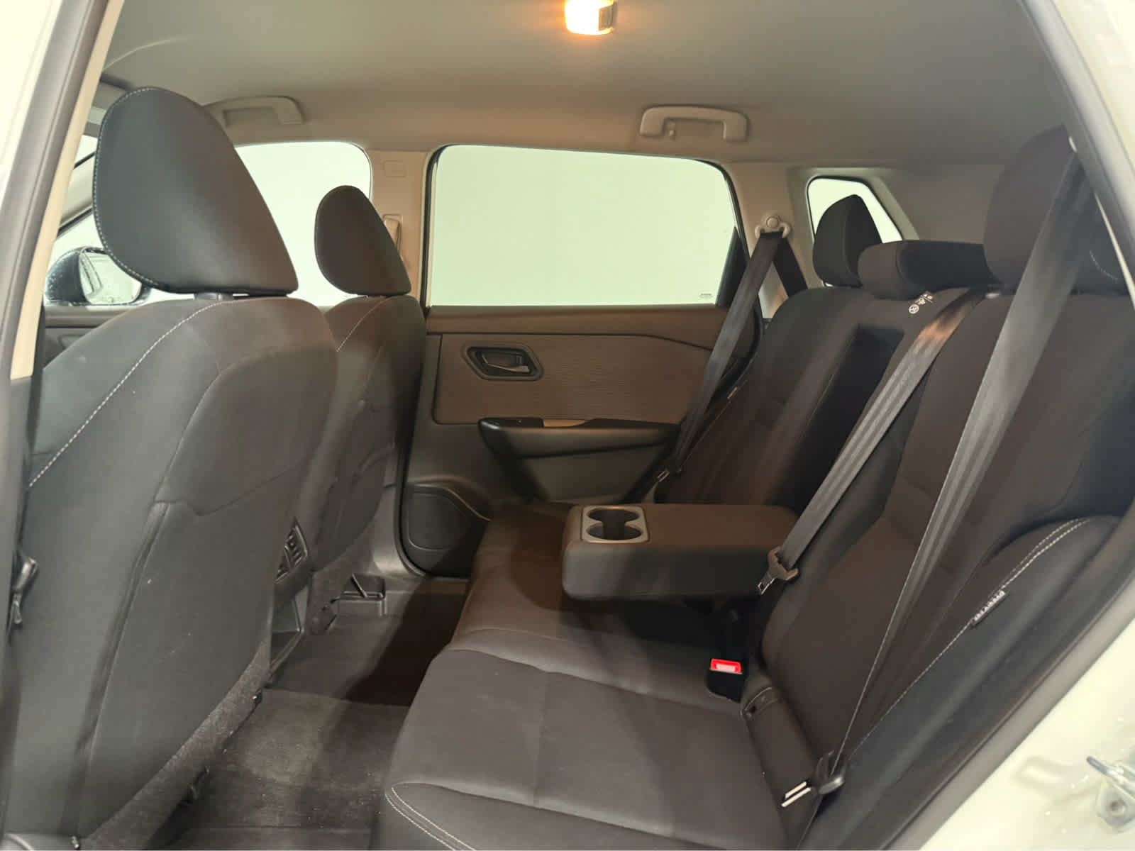 Used 2023 Nissan Rogue S AWD/4WD image 15