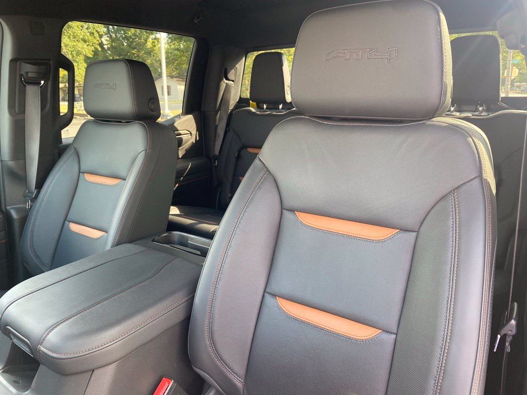 Used 2025 GMC Sierra 1500 AT4 w/ Technology Package AWD/4WD image 12