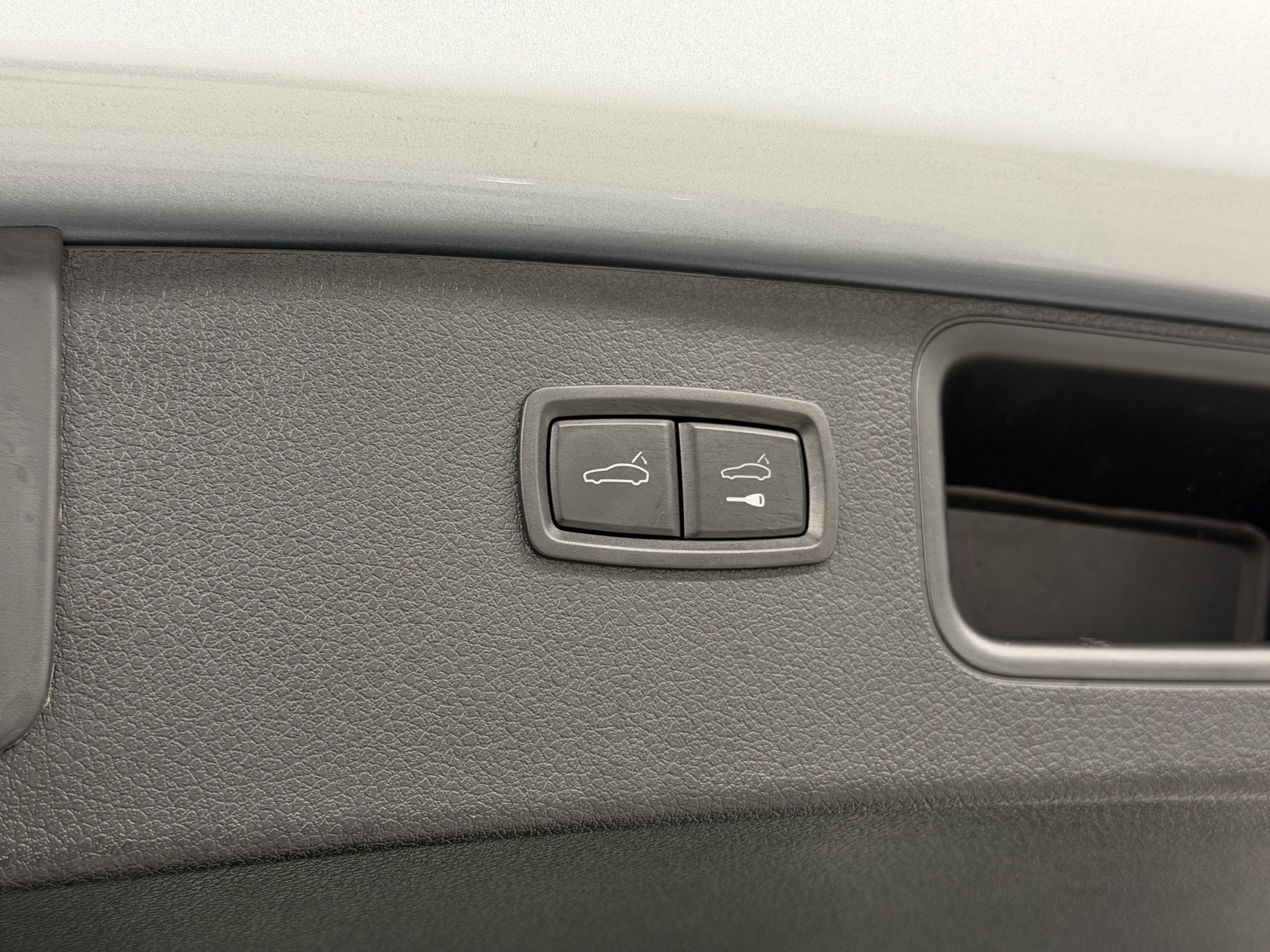 Certified 2021 Porsche Macan AWD/4WD image 60
