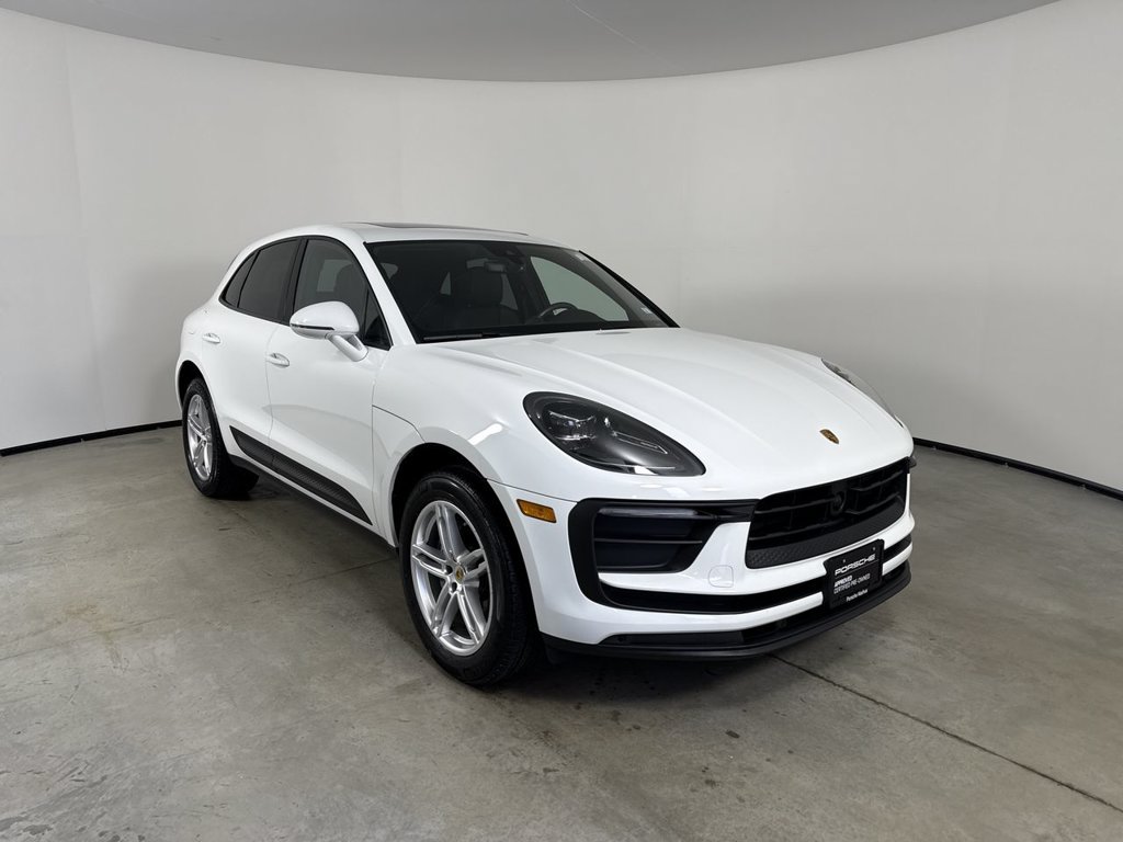 Certified 2026 Porsche Macan AWD/4WD image 9