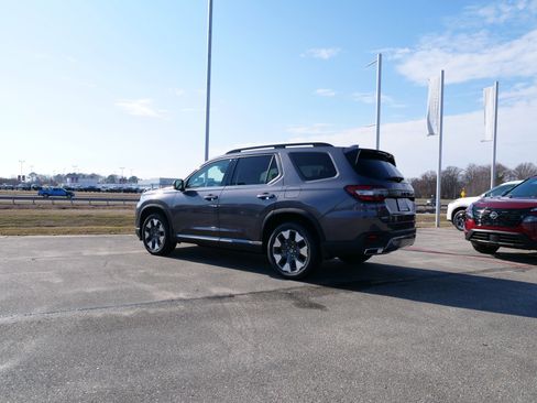 New 2026 Honda Pilot Touring image 5