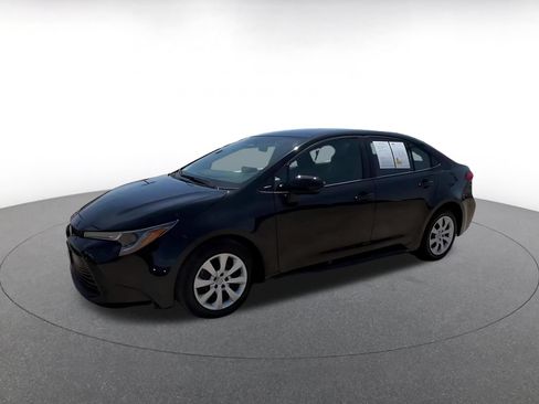 Used 2025 Toyota Corolla LE FWD image 8