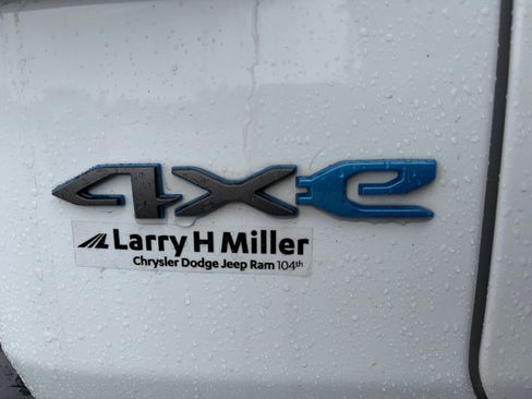 Used 2023 Jeep Wrangler Unlimited w/ Cold Weather Group AWD/4WD image 35