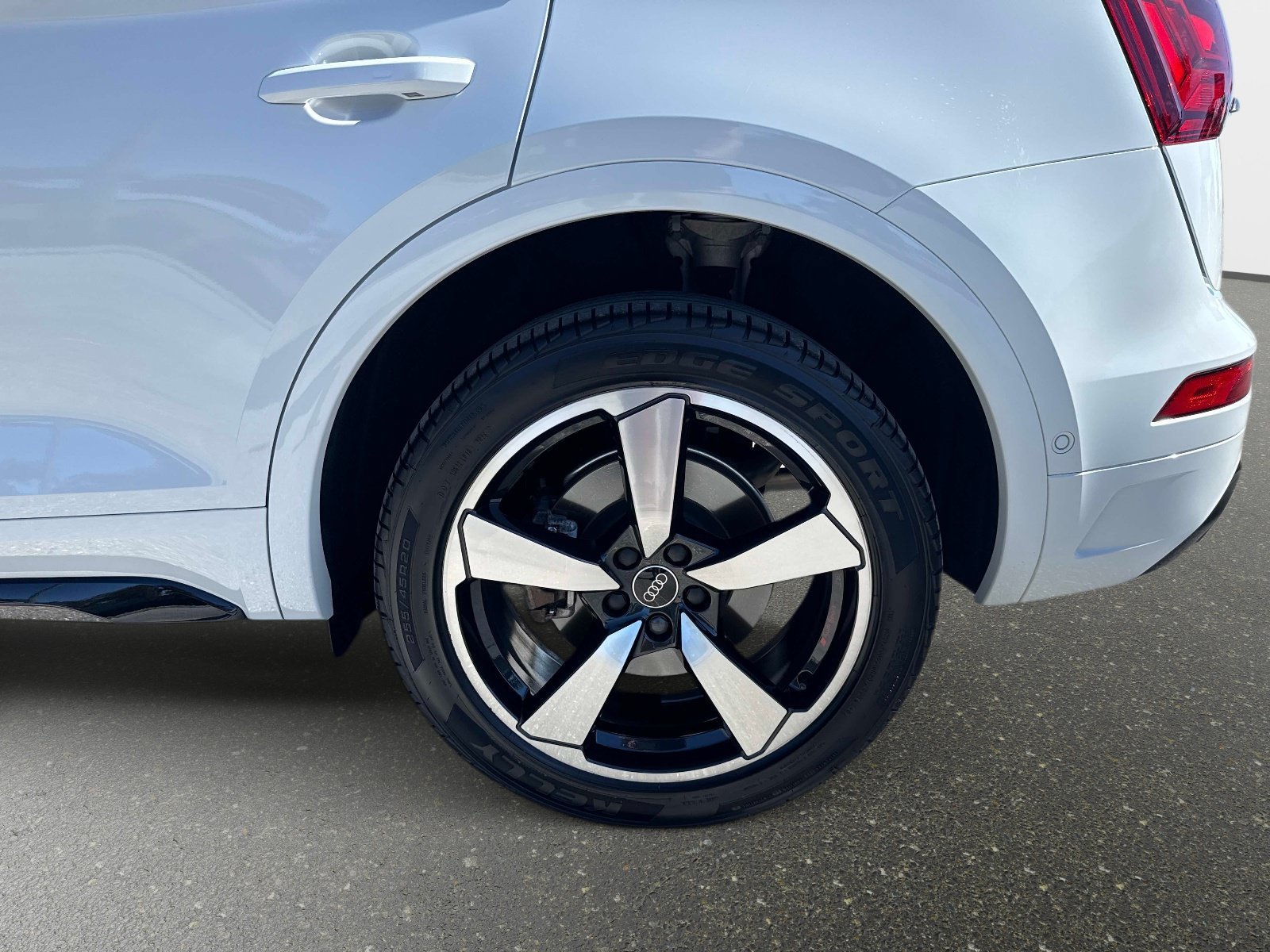 Certified 2023 Audi Q5 2.0T Prestige AWD/4WD image 10