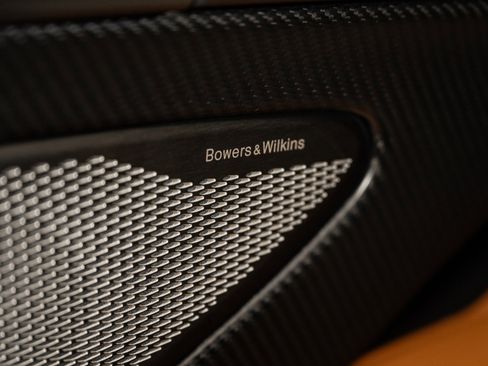 Used 2025 Aston Martin Vanquish Coupe image 36