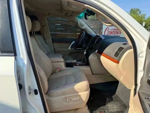 Used 2014 Toyota Land Cruiser AWD/4WD image 3