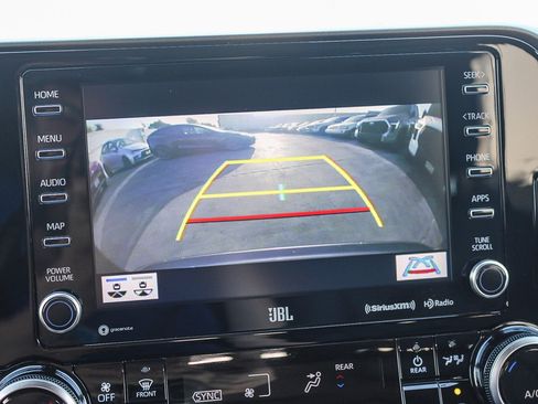 Used 2021 Toyota Highlander Limited image 25