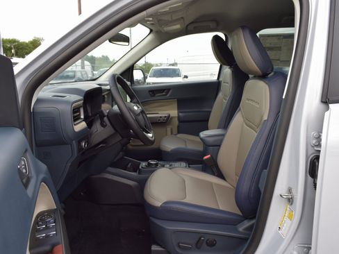 New 2025 Ford Maverick Lariat image 18