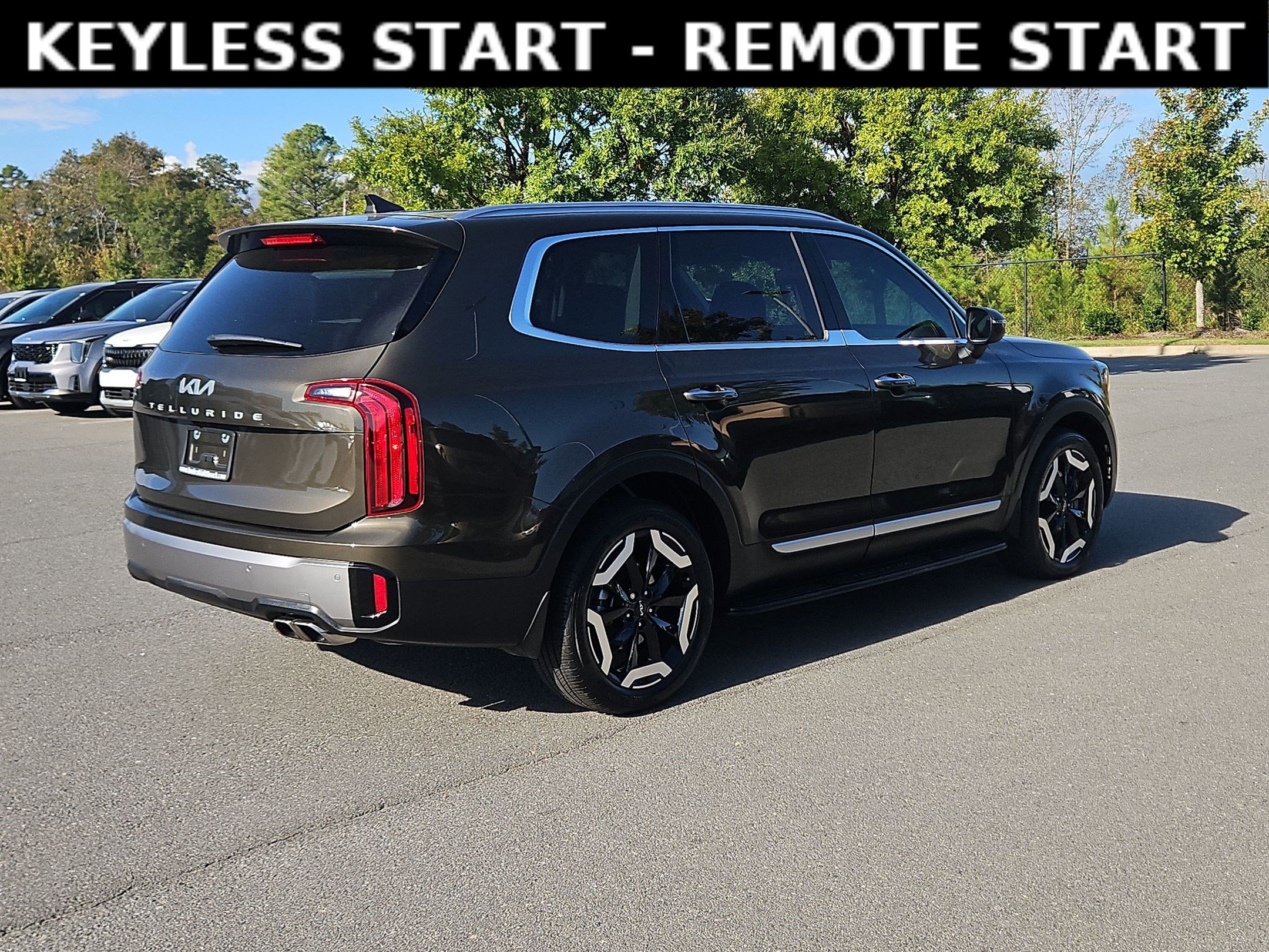 Used 2025 Kia Telluride S FWD image 7