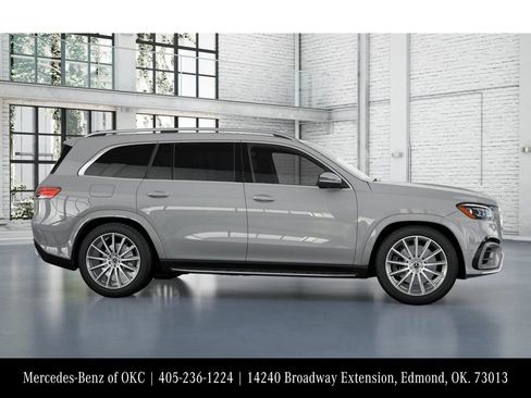 New 2026 Mercedes-Benz GLS 580 4MATIC image 15