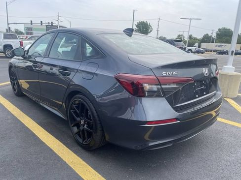 Used 2025 Honda Civic Sport image 31