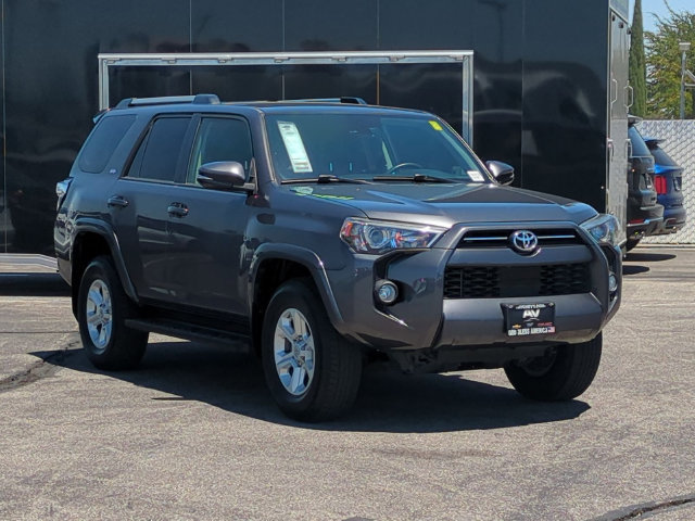 Used 2020 Toyota 4Runner SR5 Premium AWD/4WD image 2