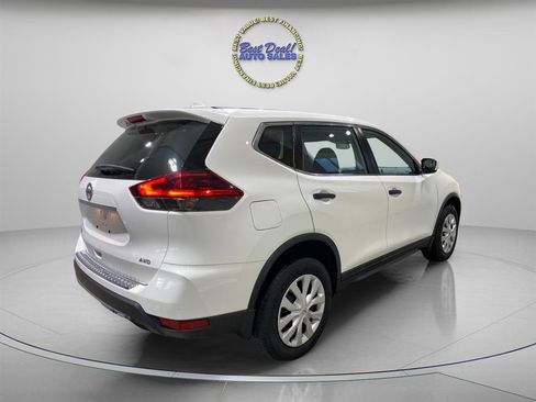 Used 2018 Nissan Rogue S image 4