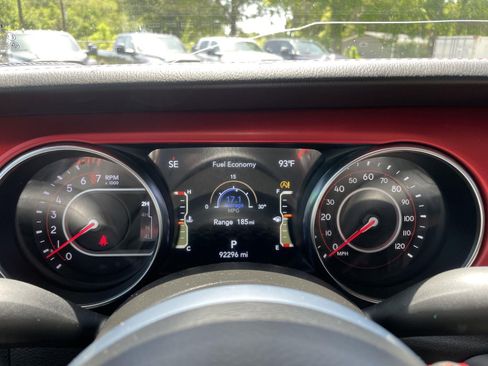 Used 2021 Jeep Gladiator Rubicon AWD/4WD image 22