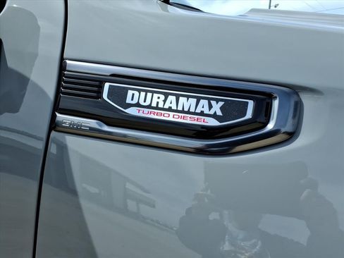Used 2025 GMC Sierra 1500 AT4 w/ AT4 Premium Package AWD/4WD image 10