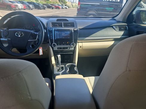 Used 2012 Toyota Camry LE FWD image 10