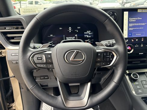 Used 2025 Lexus GX 550 image 18