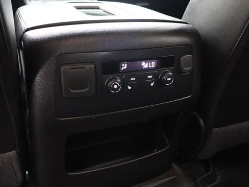 Used 2018 GMC Yukon Denali AWD/4WD image 28