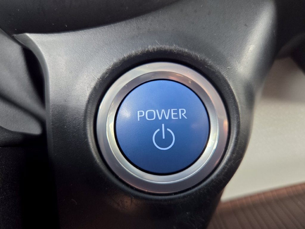 Used 2024 Toyota Sienna LE FWD image 32