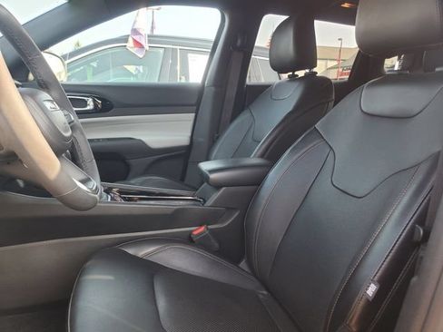 Used 2023 Jeep Compass Limited AWD/4WD image 5