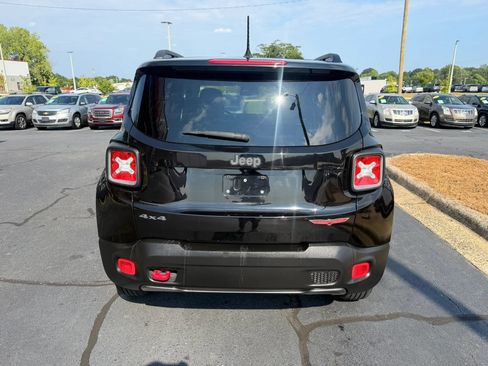 Used 2016 Jeep Renegade Trailhawk w/ Premium Trailhawk Package AWD/4WD image 6