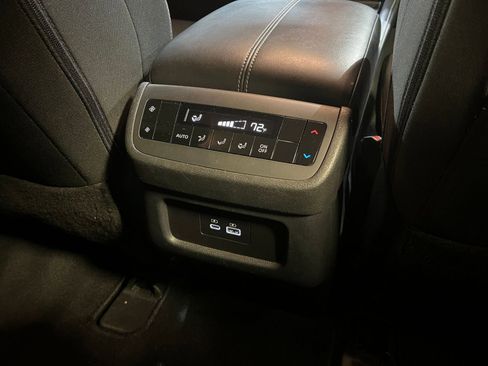 Used 2025 Nissan Pathfinder SV image 24