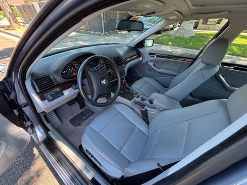 Used 2002 BMW 325i Sedan RWD image 30