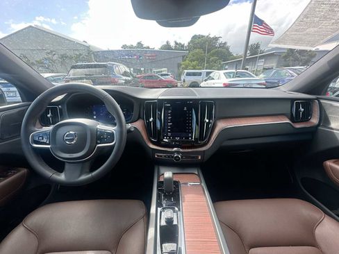 Used 2024 Volvo XC60 T8 Plus w/ Protection Package Premier image 11