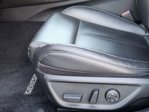 Used 2023 Genesis G70 2.0T image 26