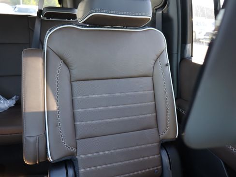 New 2026 GMC Yukon XL Denali Ultimate AWD/4WD image 14