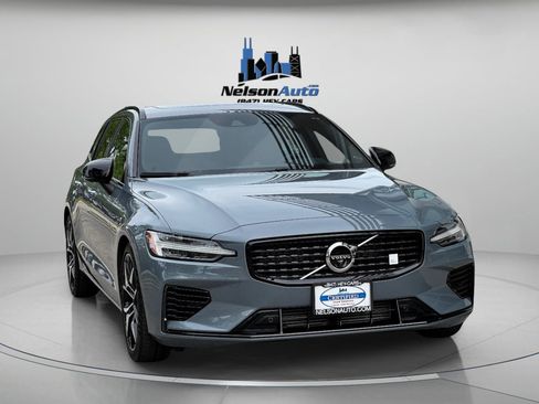 Used 2022 Volvo V60 T8 Polestar AWD/4WD image 2