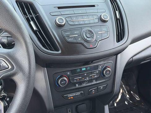Used 2017 Ford Escape SE FWD image 30