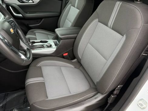Used 2025 Chevrolet Blazer LT AWD/4WD image 37