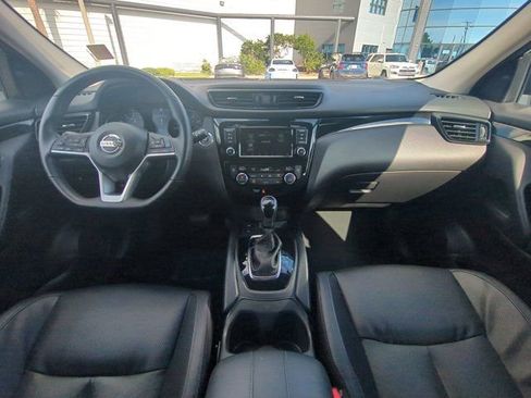Used 2022 Nissan Rogue Sport SL w/ Premium Package FWD image 16