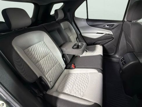 Used 2020 Chevrolet Equinox LS image 27