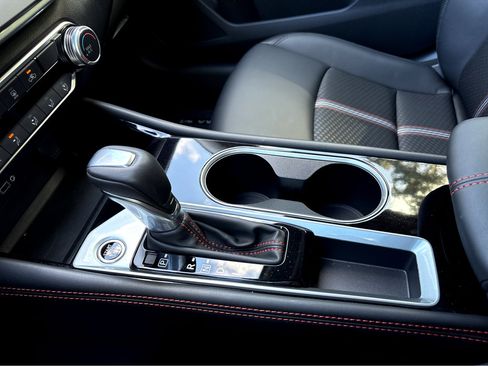 Used 2024 Nissan Altima 2.5 SR image 11