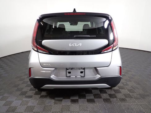 Used 2025 Kia Soul LX w/ LX Technology Package image 16