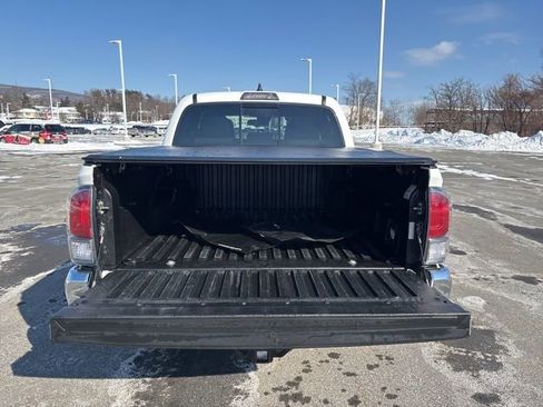 Used 2020 Toyota Tacoma TRD Off-Road image 17