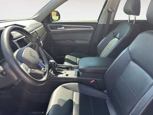 Used 2022 Volkswagen Atlas SE w/ Panoramic Sunroof Package image 17