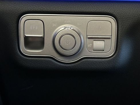 Used 2025 Mercedes-Benz GLE 450e 4MATIC image 37