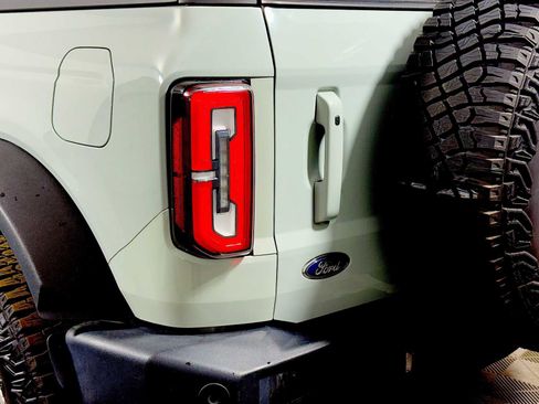Used 2022 Ford Bronco Outer Banks w/ Sasquatch Package AWD/4WD image 26